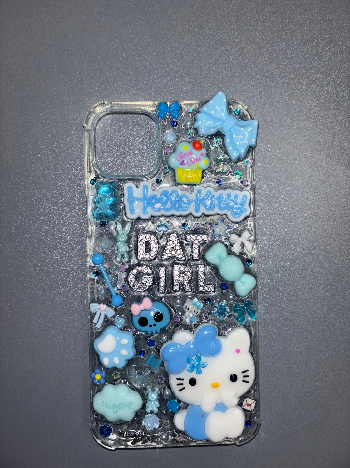 Hello kitty “That Girl” junk case
